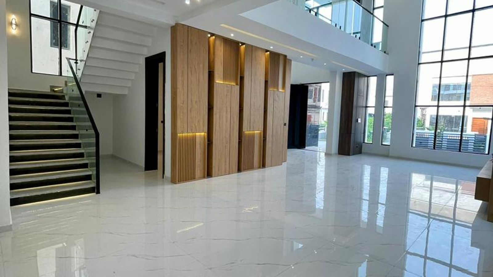 5 Bedroom