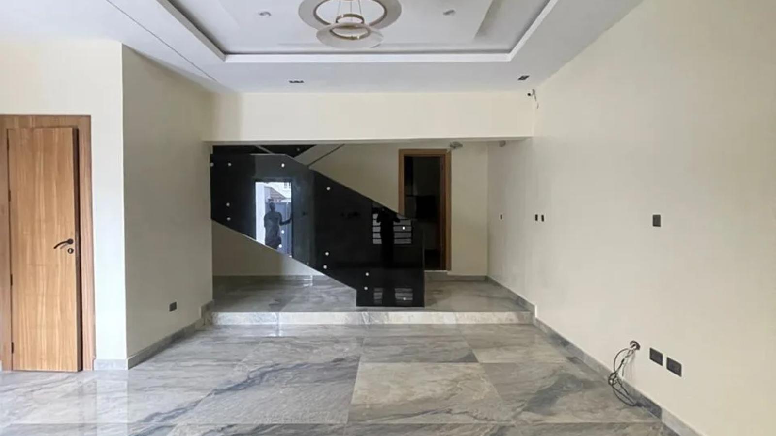 4 BEDROOM SEMI-DETACHED DUPLEX