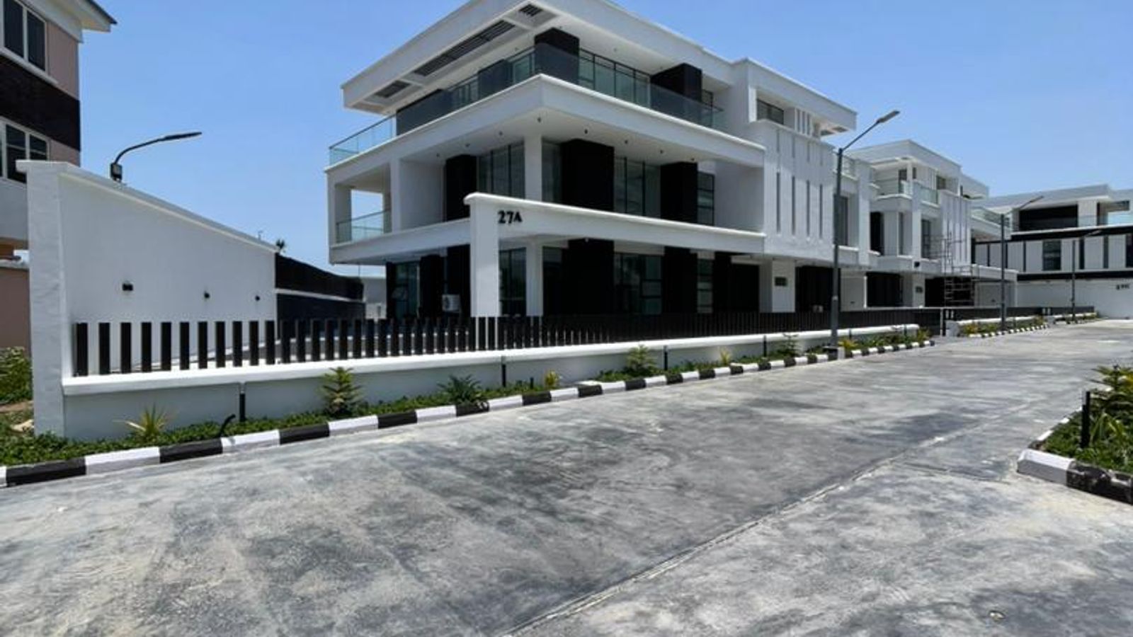 5 Bedroom Fully Detached Duplex