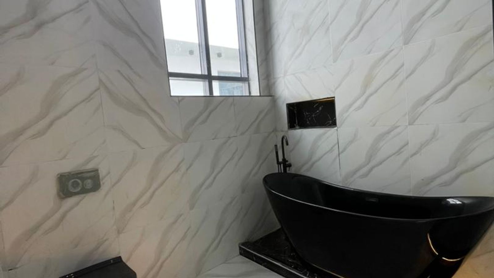 5 Bedroom Fully Detached Duplex