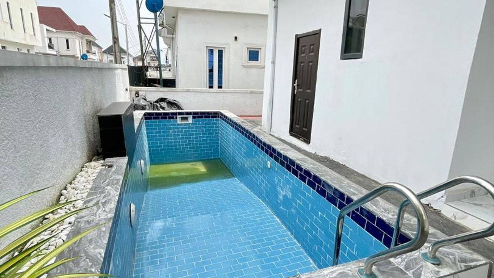 5 Bedroom Fully Detached Duplex