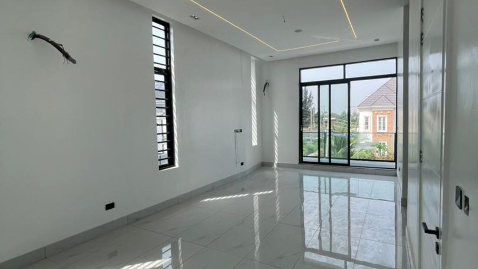 5 Bedroom Fully Detached Duplex