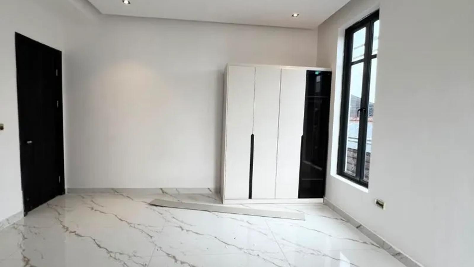 2 & 3 Bedroom Serviced Apartments