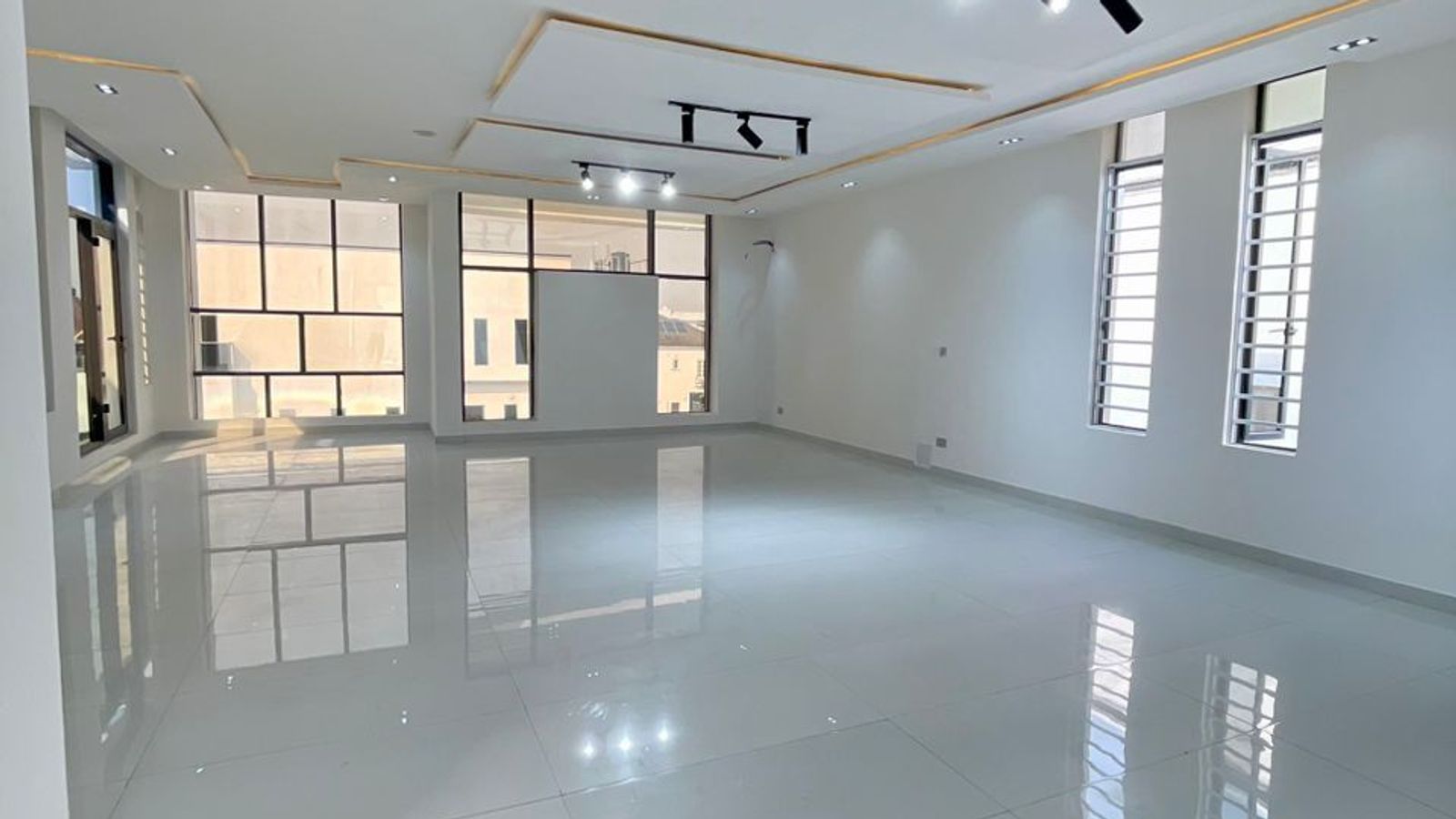 5 Bedroom Fully Detached Duplex