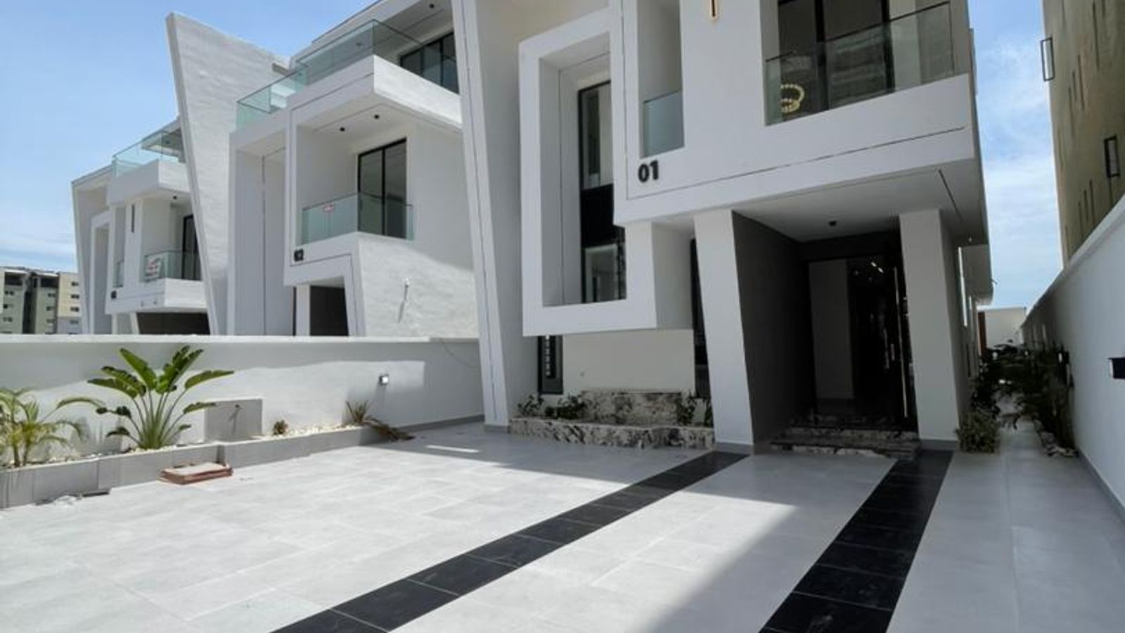 5 Bedroom Fully Detached Duplex