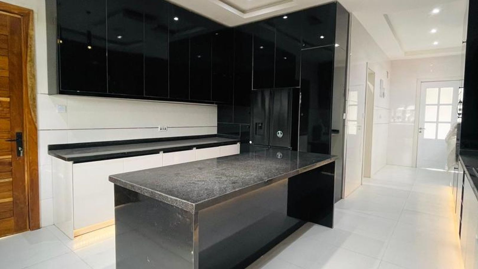 5 Bedroom Fully Detached Duplex