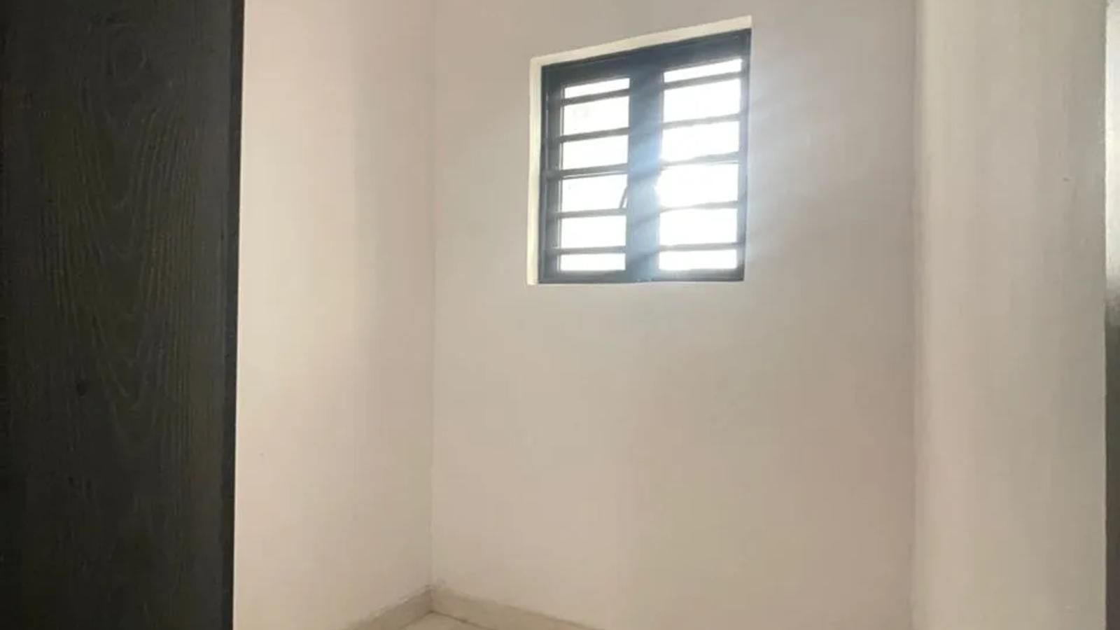 6 Bedroom Fully Detached Duplex