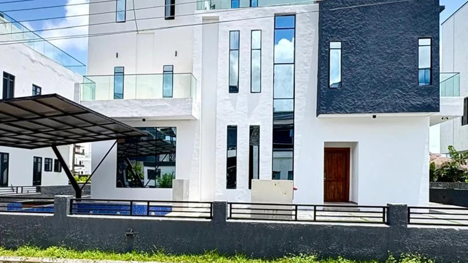 5 Bedroom Fully Detached Duplex