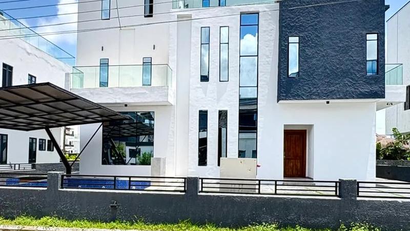 5 Bedroom Fully Detached Duplex