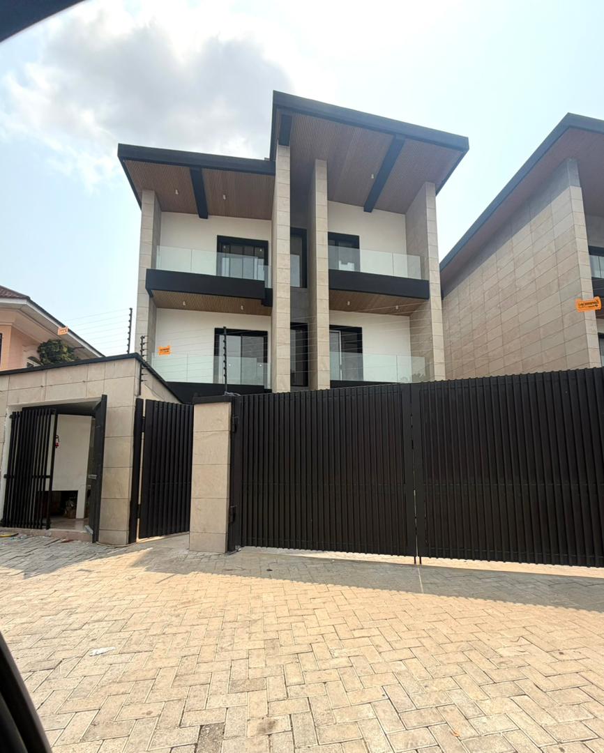 5 Bedroom Fully Detached Duplex