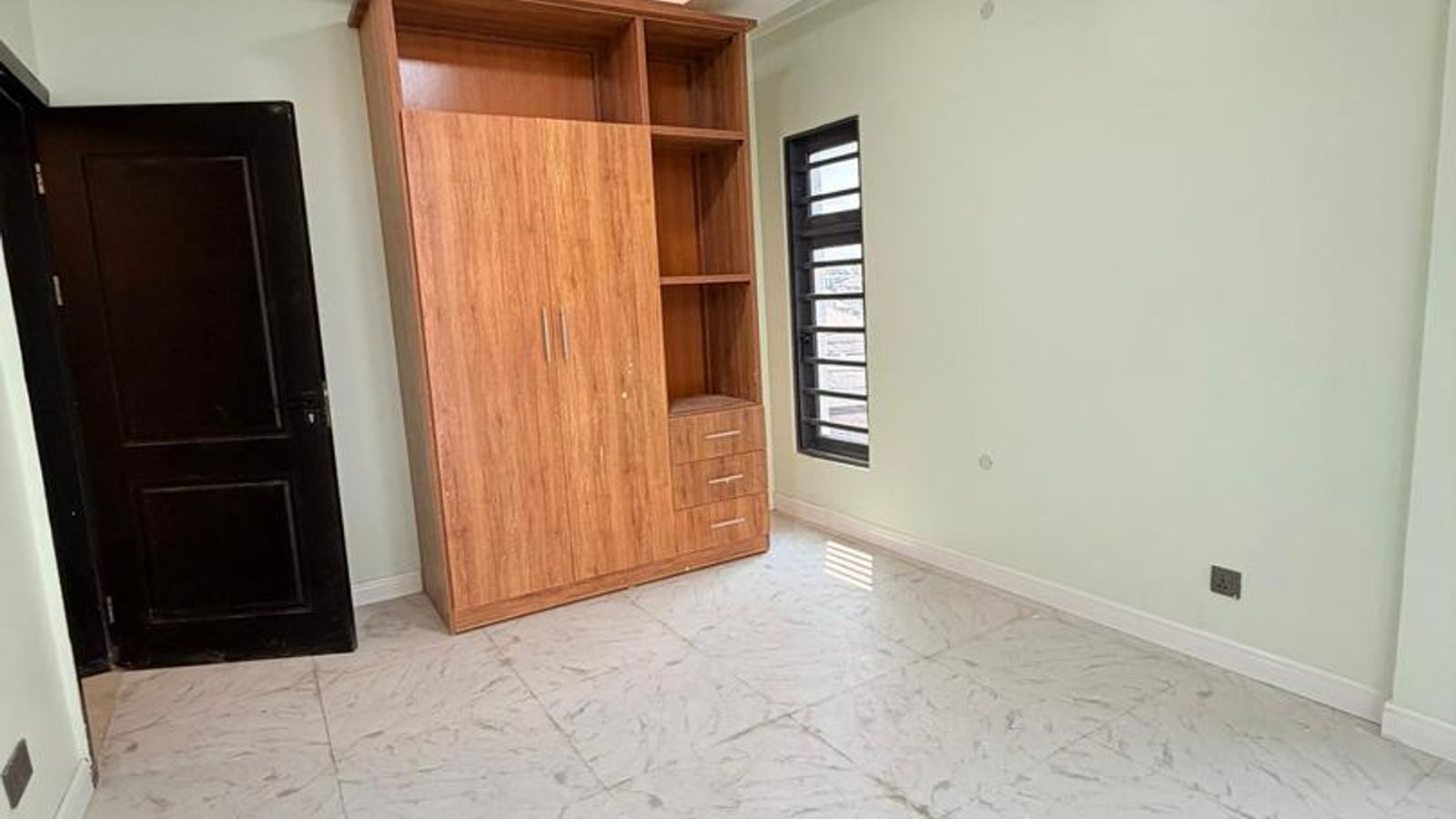 5 Bedroom Fully Detached Duplex