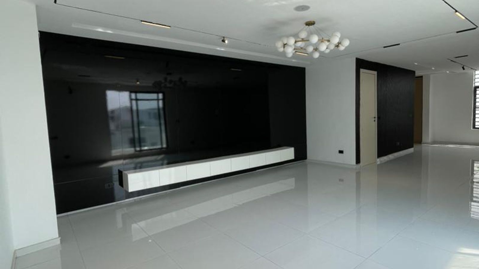 6 Bedroom