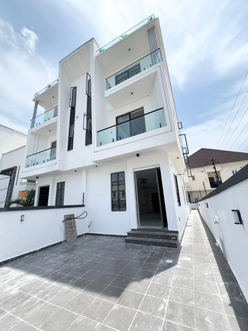 5 Bedroom Semi Detached Duplex