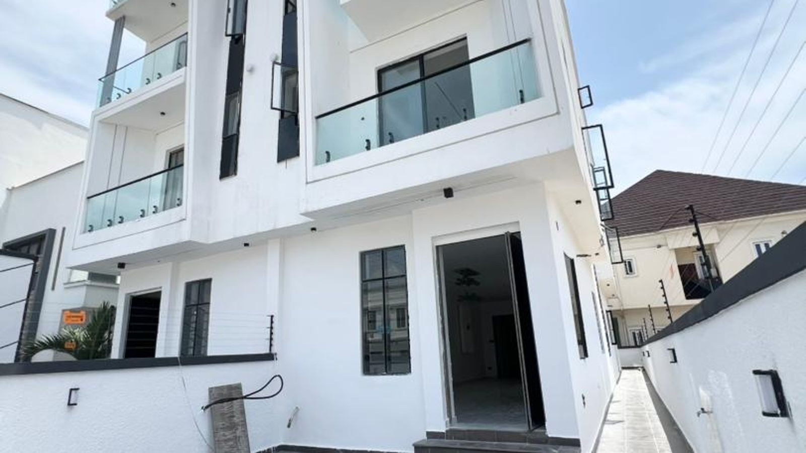 5 Bedroom Semi Detached Duplex