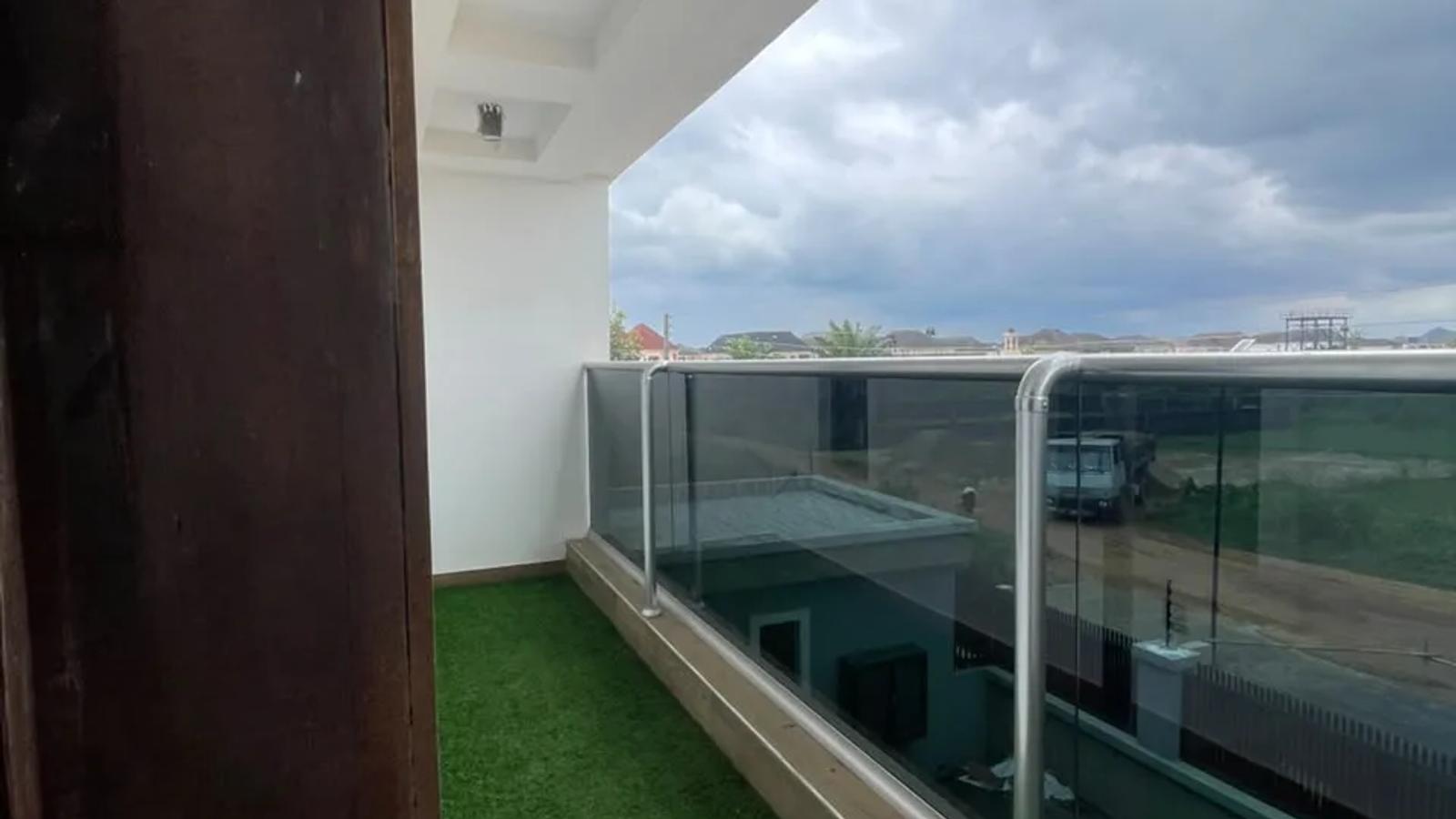 5 Bedroom Fully Detached Duplex