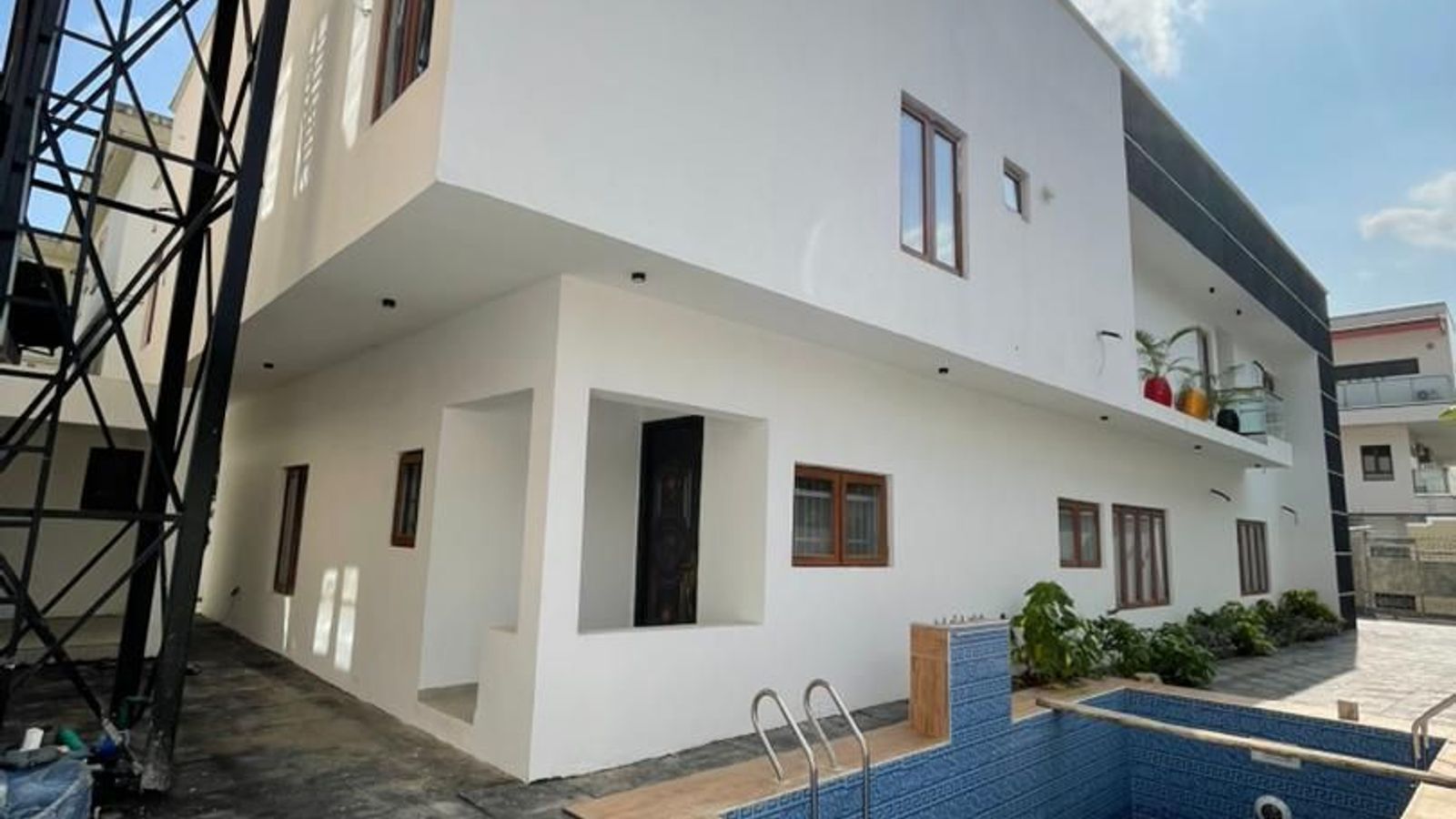 5 Bedroom Fully Detached Duplex