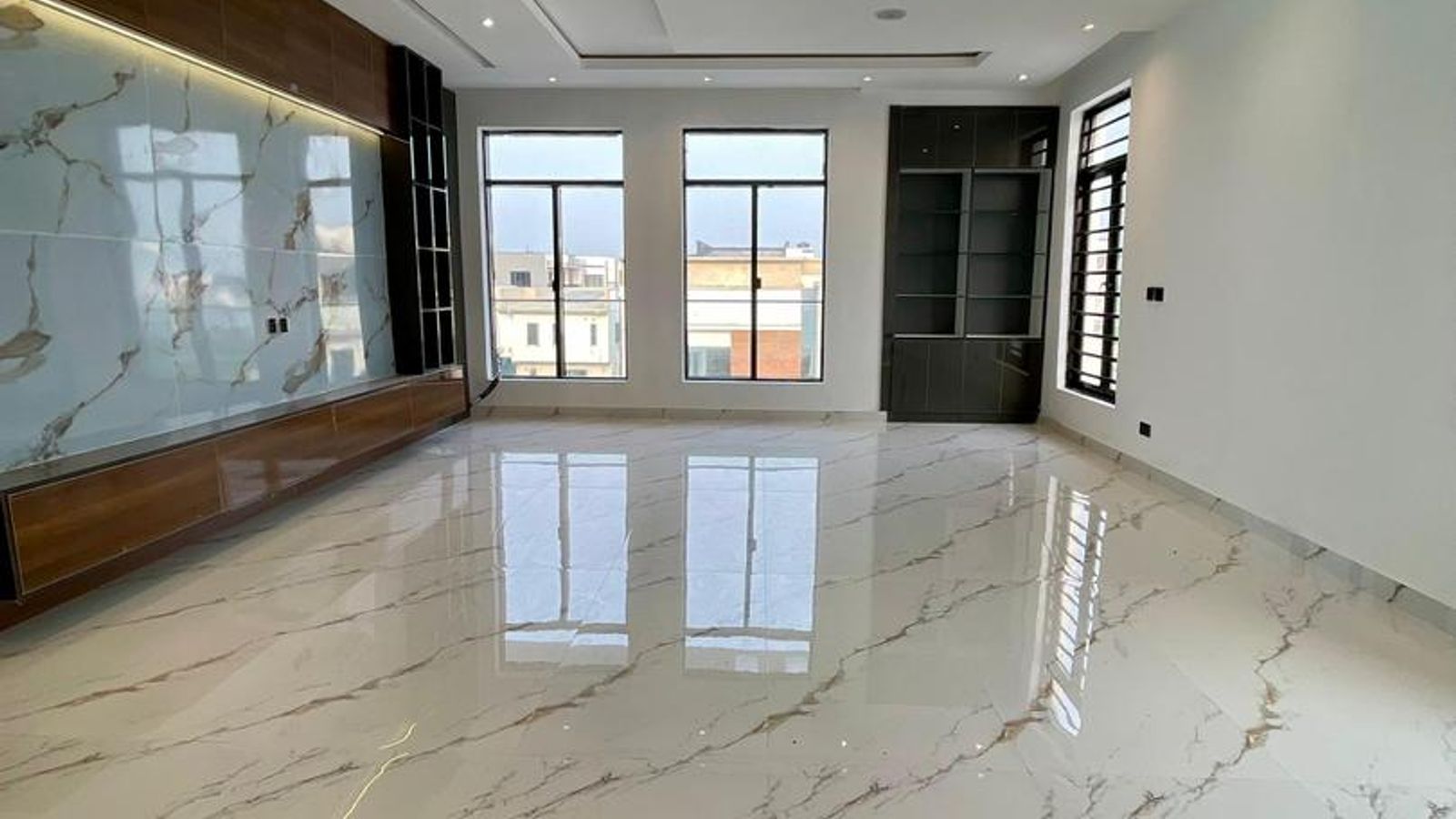5 Bedroom