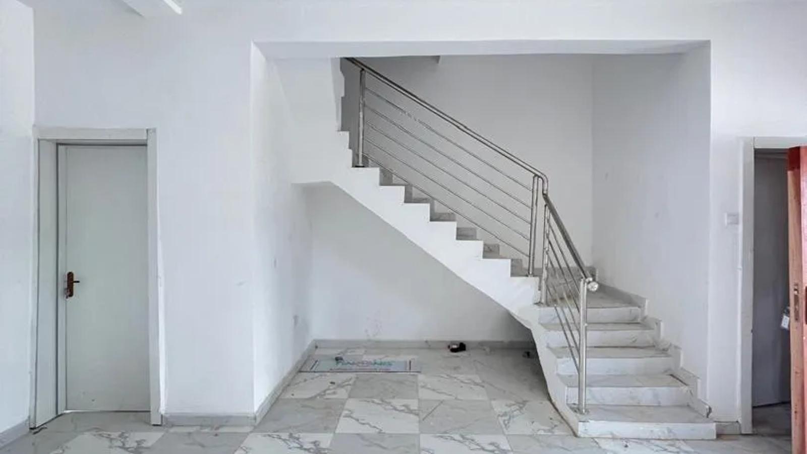 5 Bedroom Fully Detached Duplex