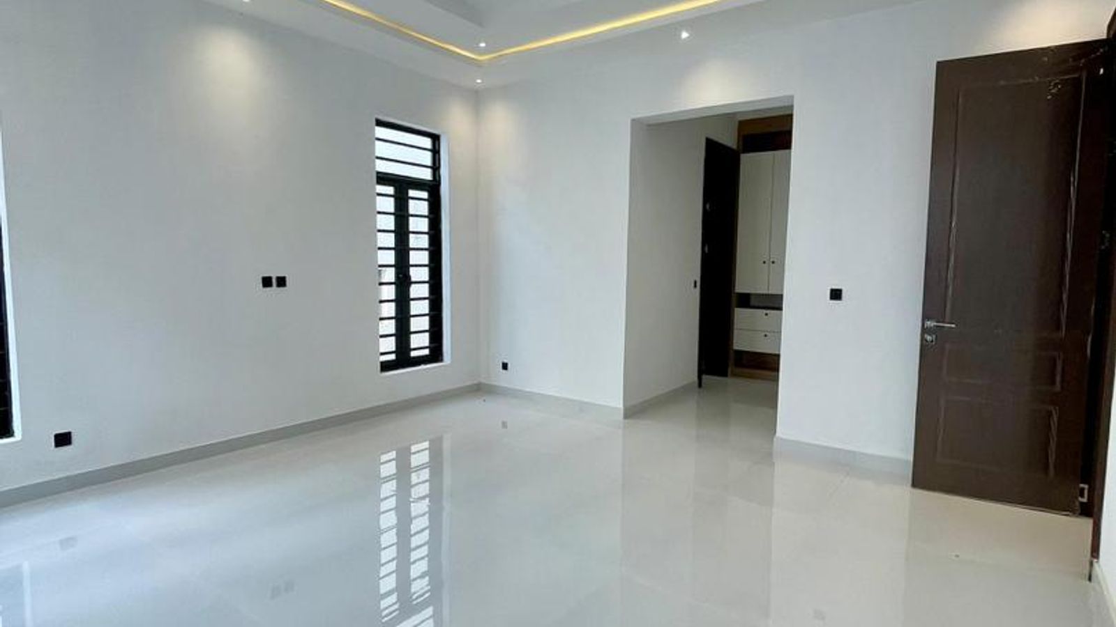 5 Bedroom