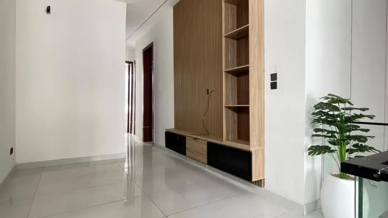5 BEDROOM FULLY DETACHED DUPLEX WITH BQ