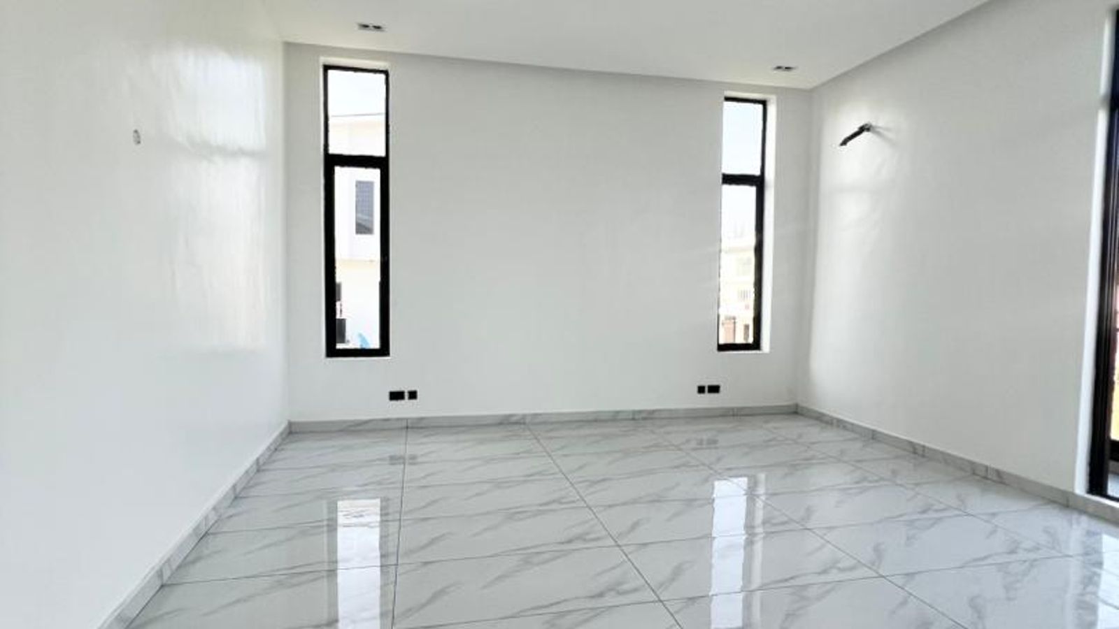 5 Bedroom Fully Detached Duplex