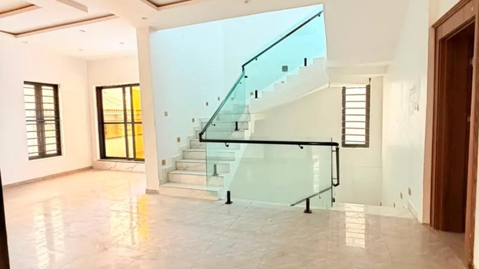 5 Bedroom Fully Detached Duplex