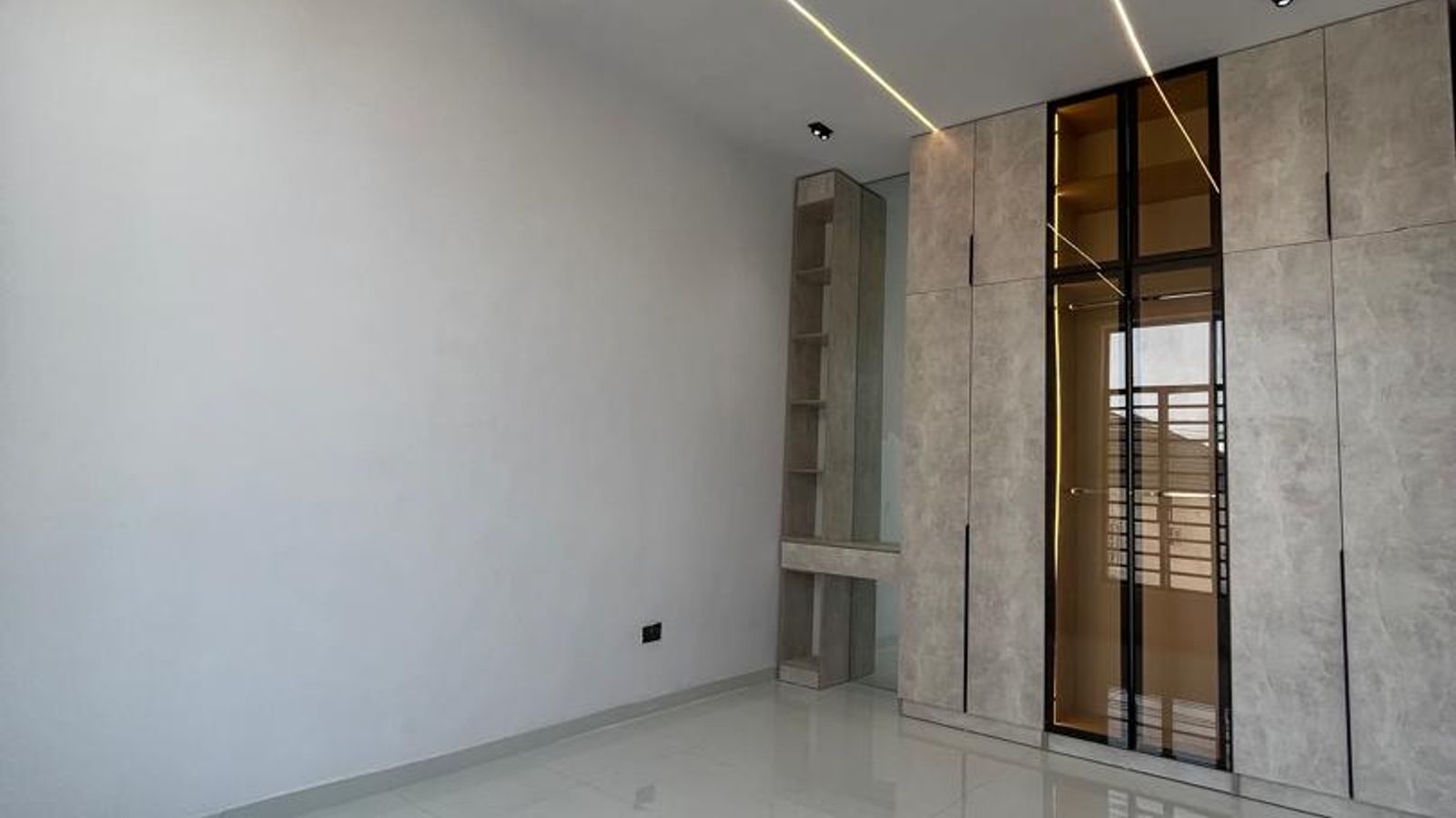5 Bedroom Fully Detached Duplex