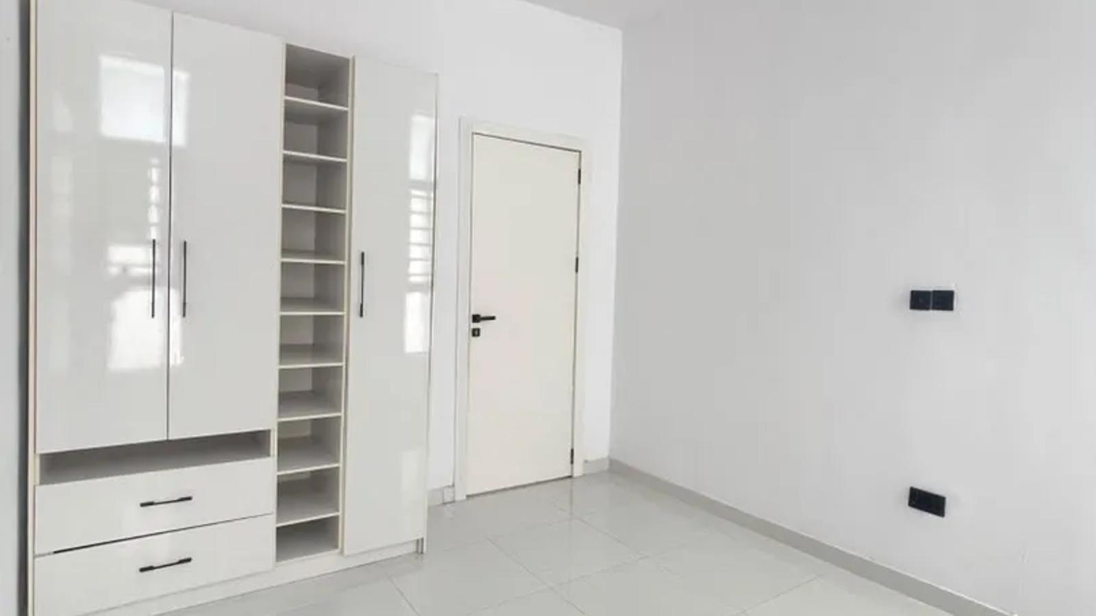 4 BEDROOM SEMI-DETACHED DUPLEX WITH BQ