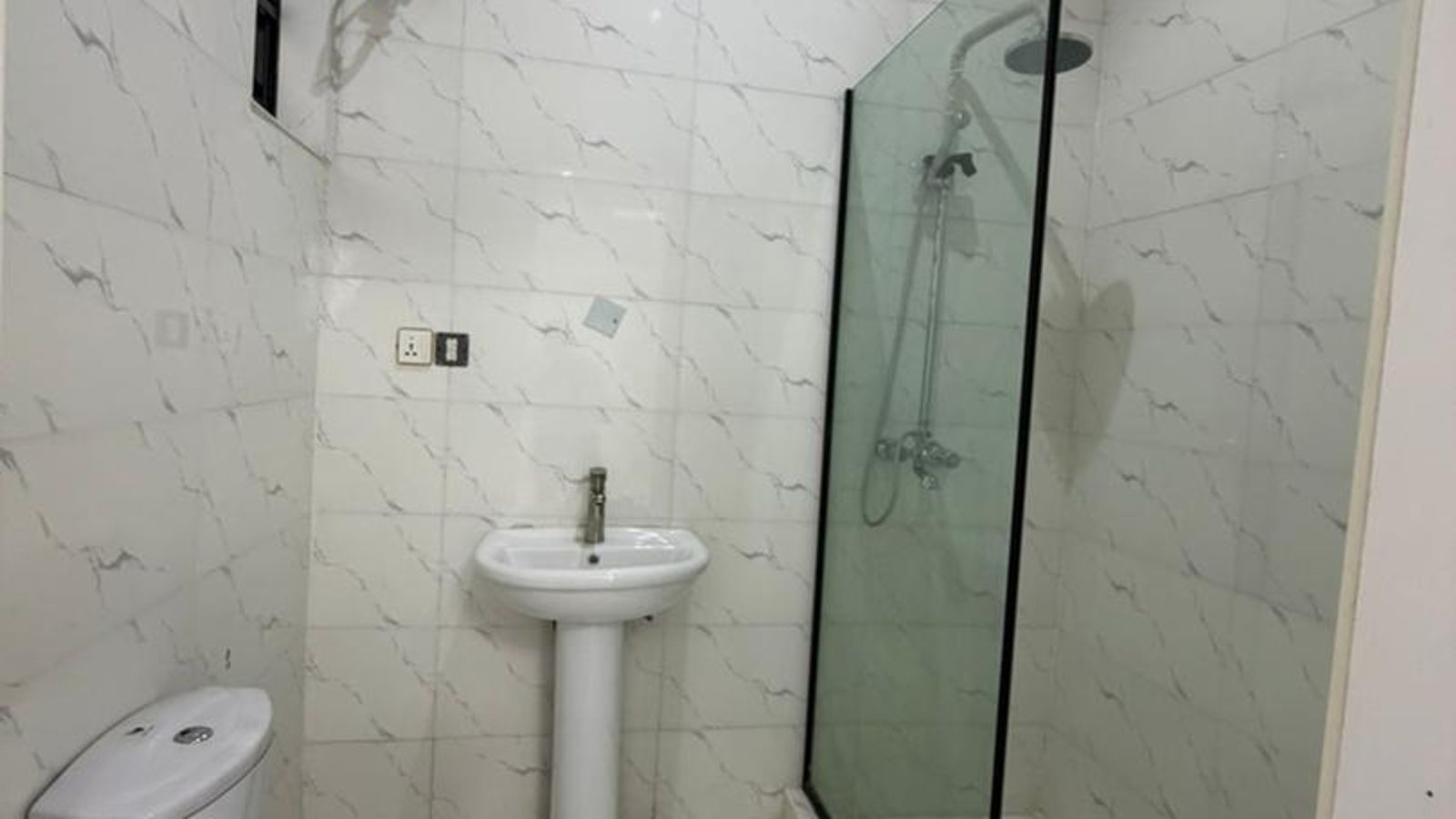 5 Bedroom Fully Detached Duplex