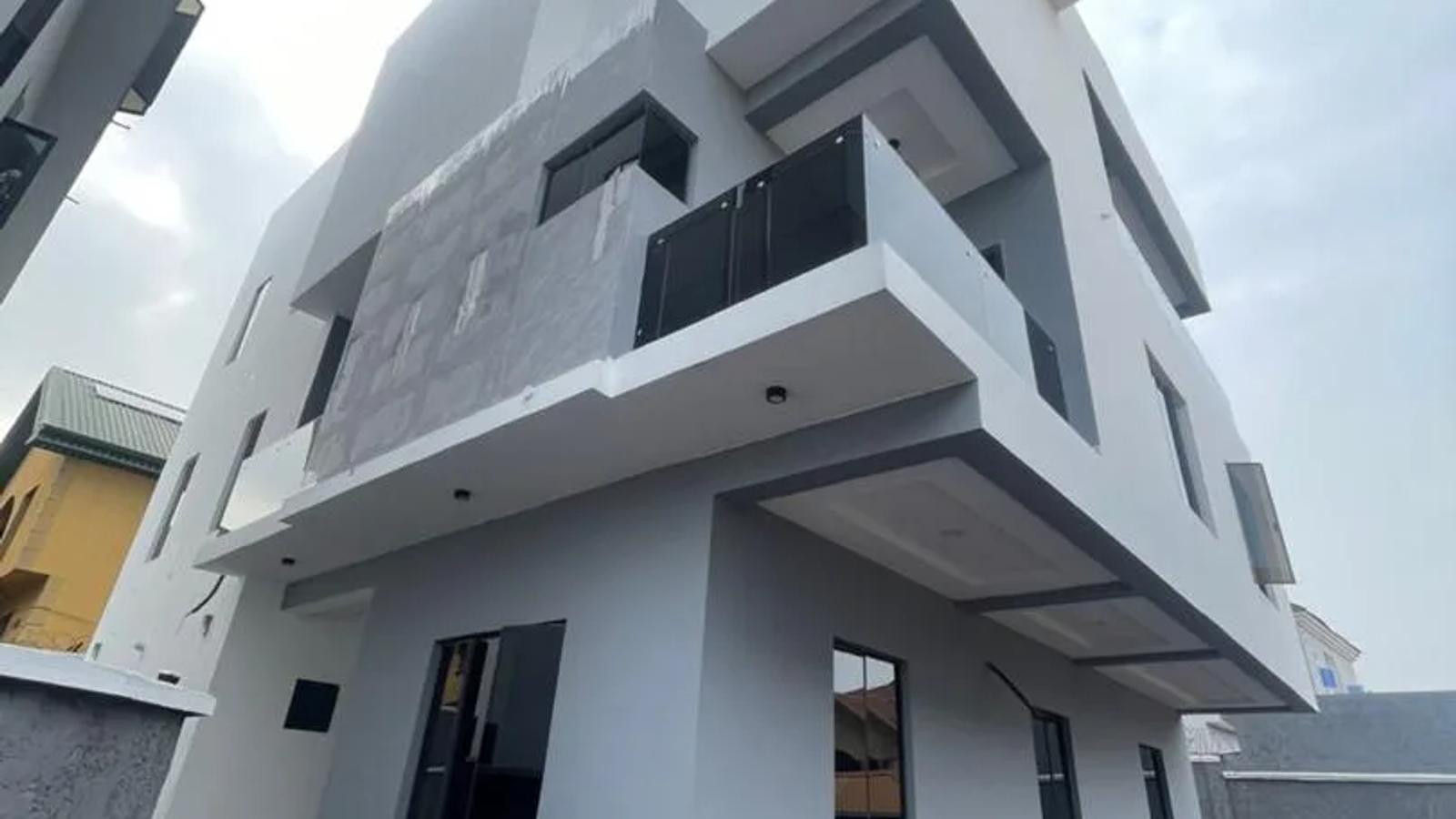 5 BEDROOM FULLY-DETACHED DUPLEX