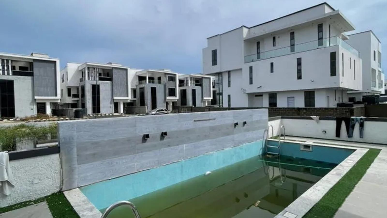 7 Bedroom Fully Detached Duplex