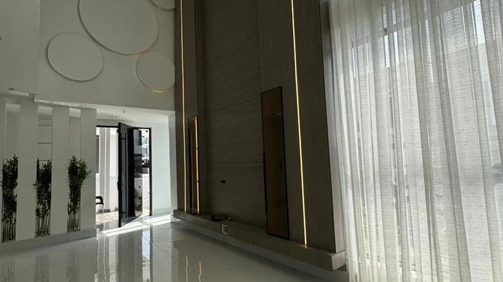 5 Bedroom Fully Detached Duplex