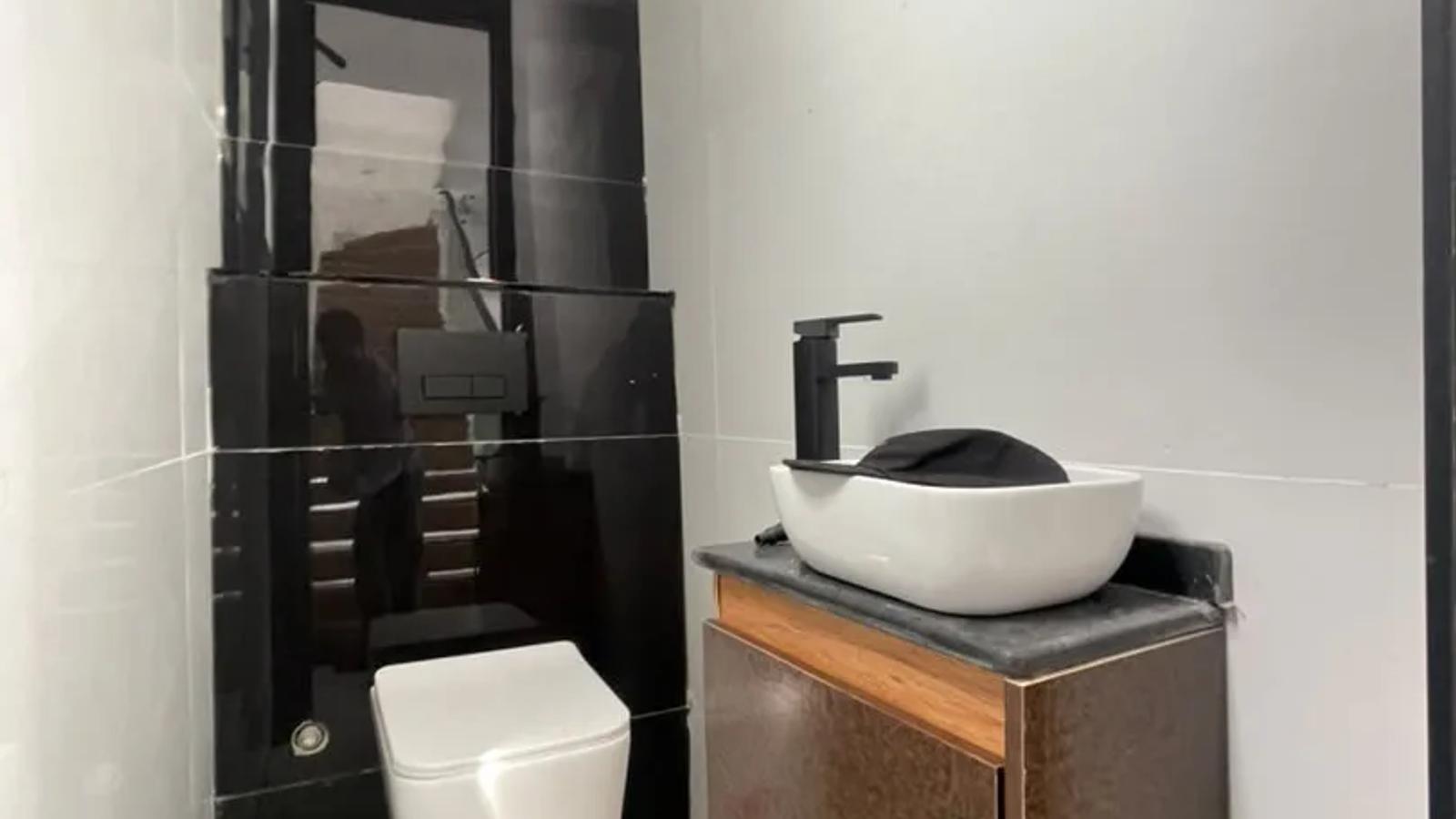 4 BEDROOM FULLY-DETACHED DUPLEX WITH BQ