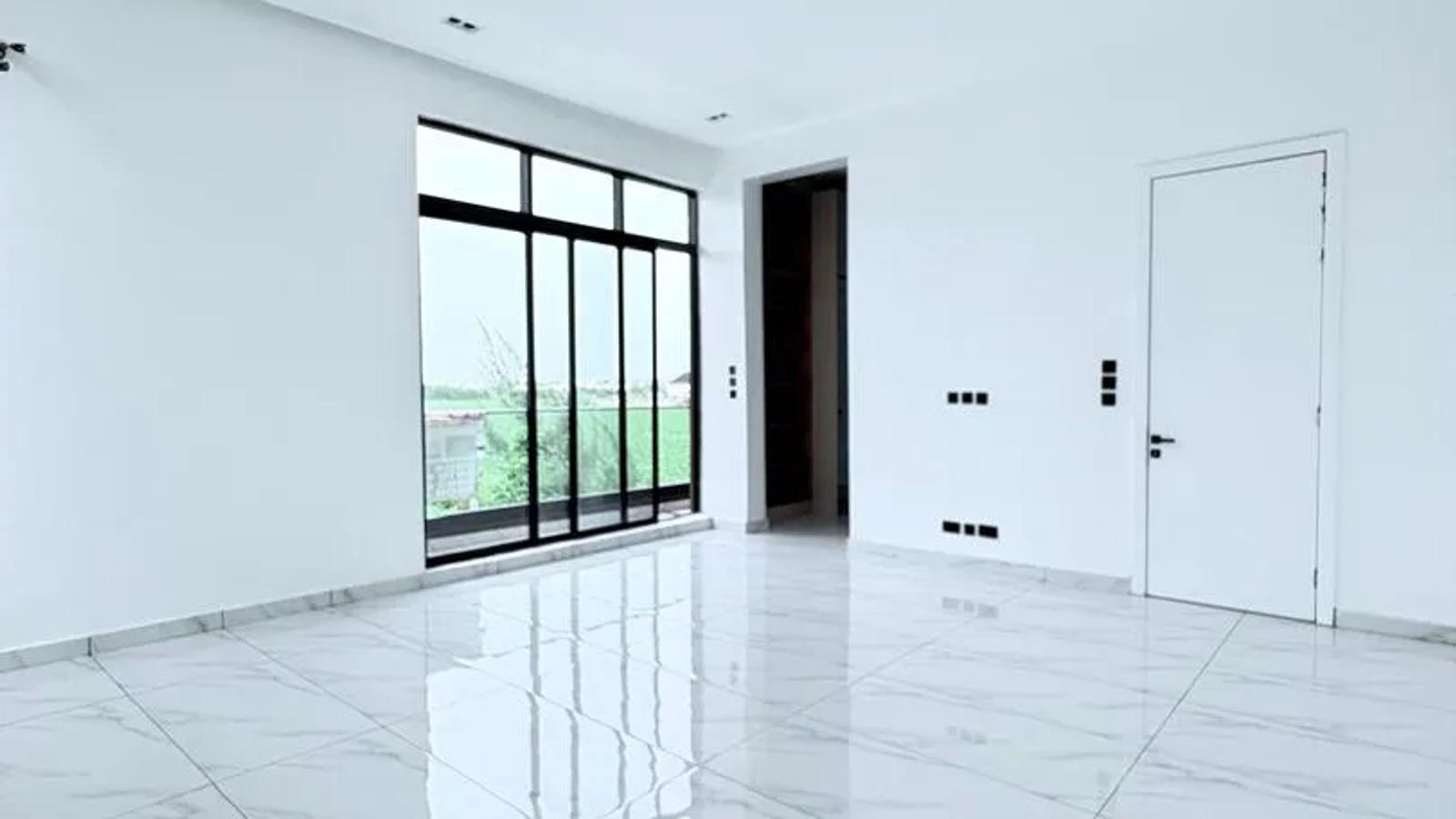 5 Bedroom Fully Detached Duplex
