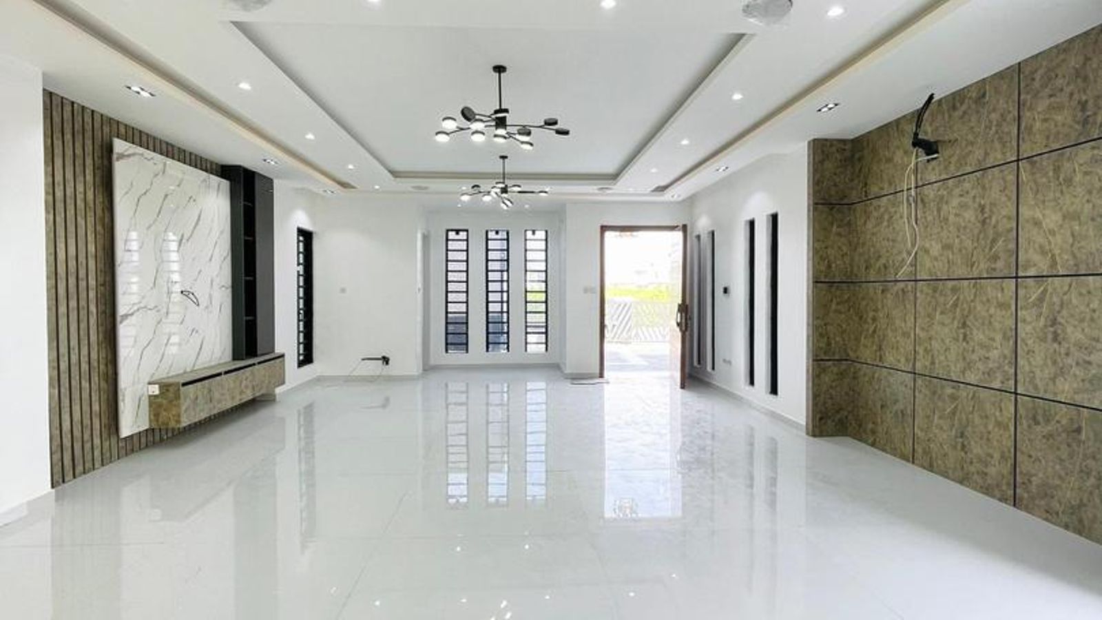 5 Bedroom Fully Detached Duplex
