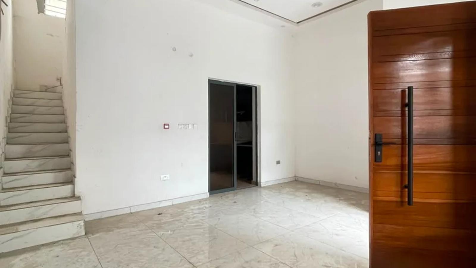 4 BEDROOM TERRACE WITH BQ