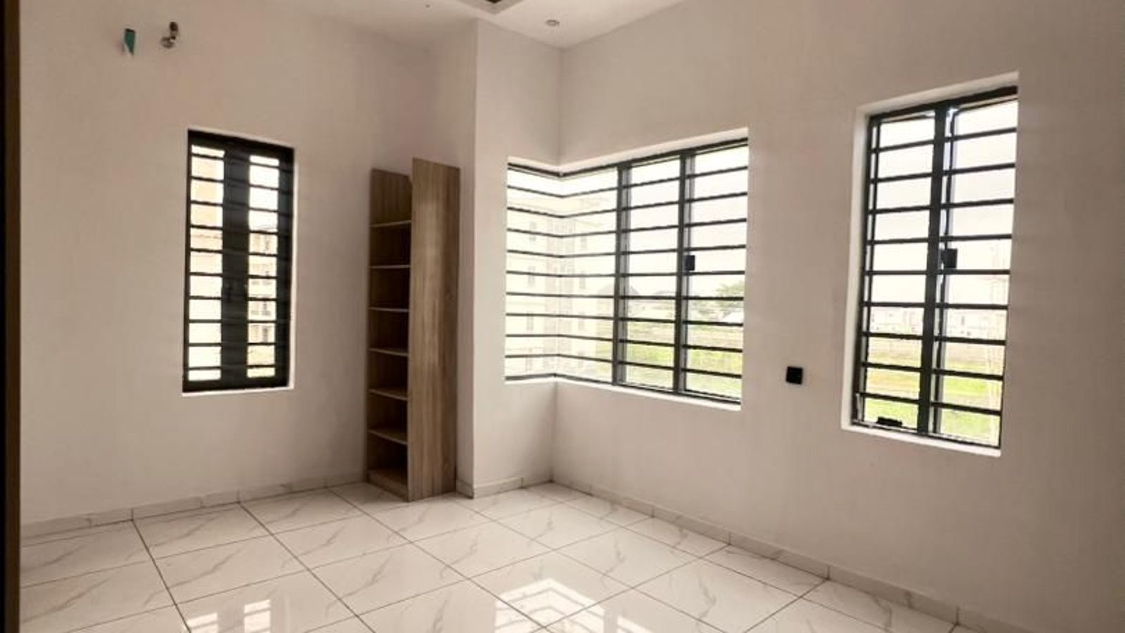 5 Bedroom Fully Detached Duplex
