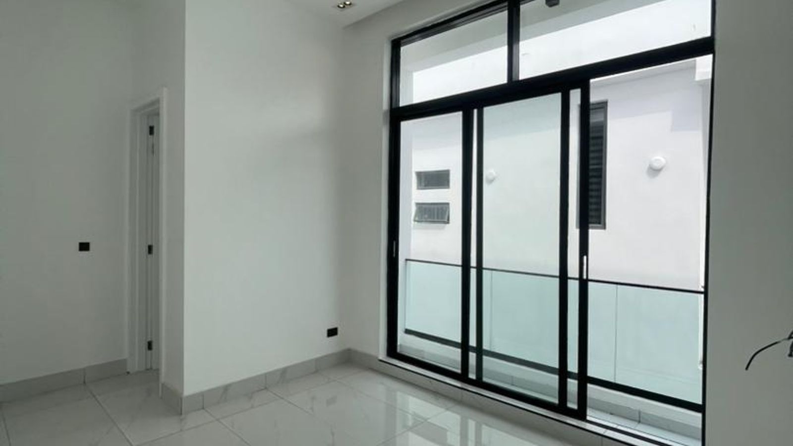 5 Bedroom Fully Detached Duplex