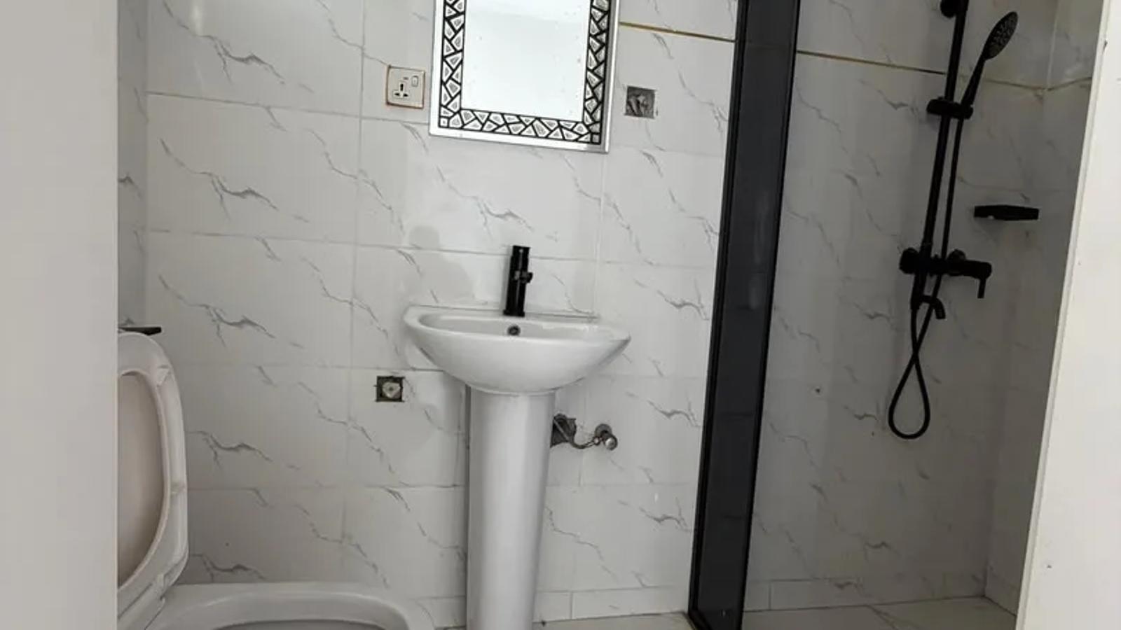 5 Bedroom Fully Detached Duplex