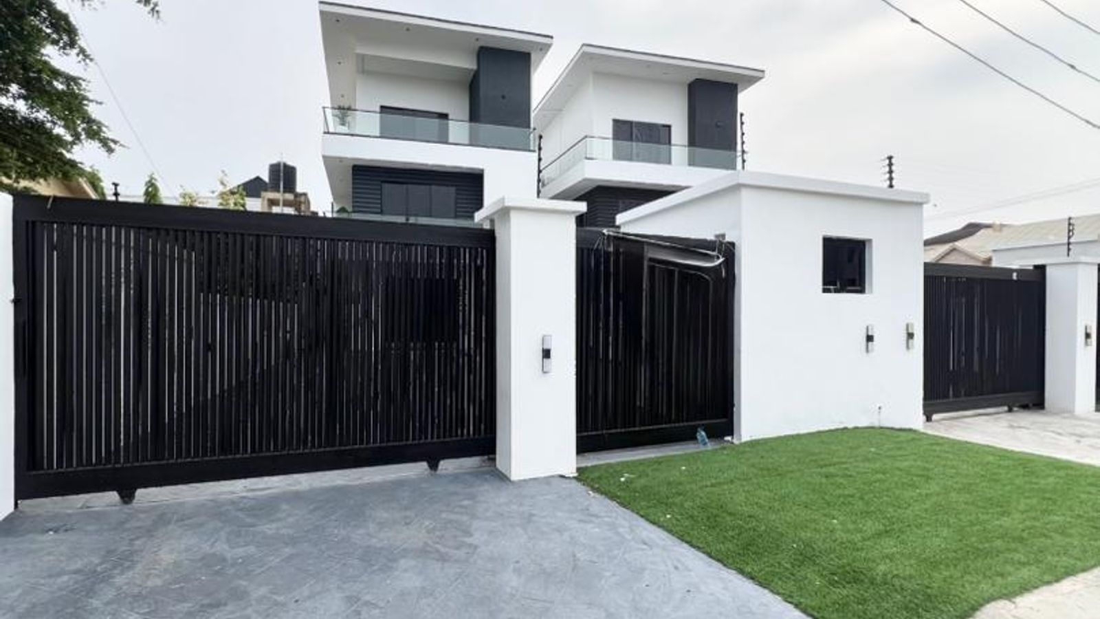 5 Bedroom Fully Detached Duplex