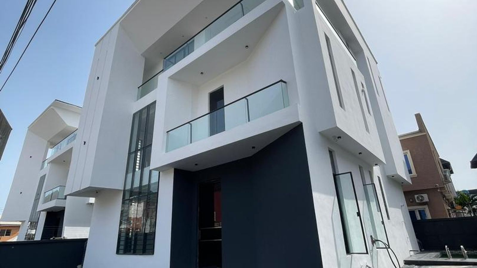 5 Bedroom Fully Detached Duplex