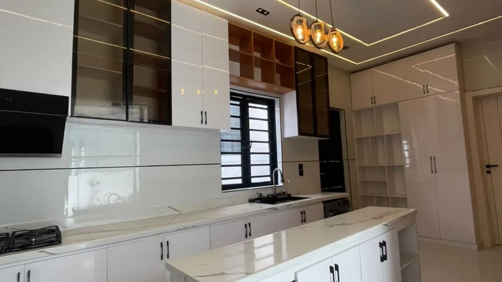 5 Bedroom Fully Detached Duplex