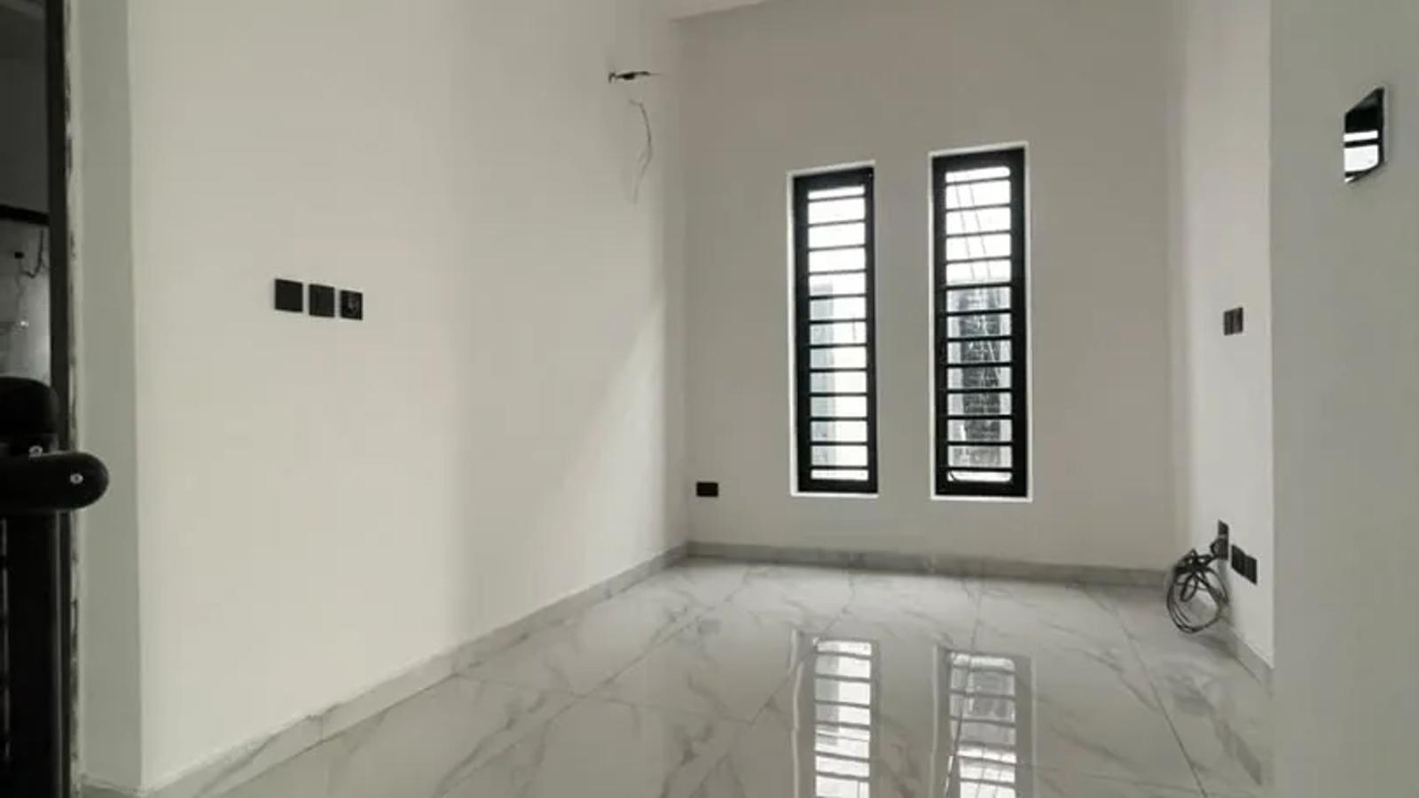 5 Bedroom Fully Detached Duplex