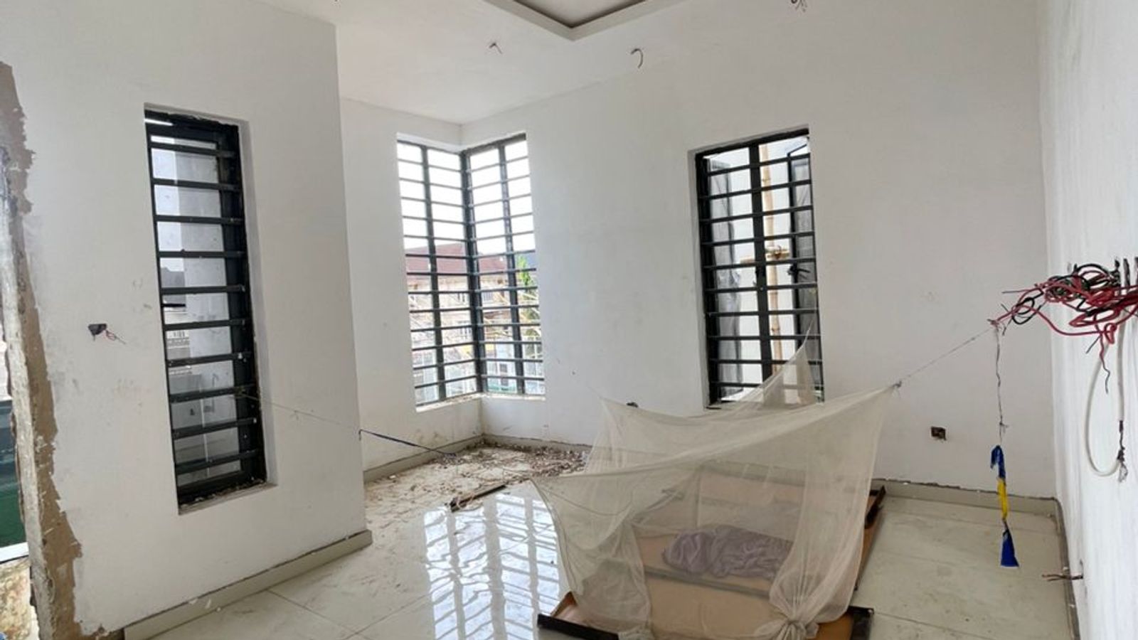 5 Bedroom Fully Detached Duplex