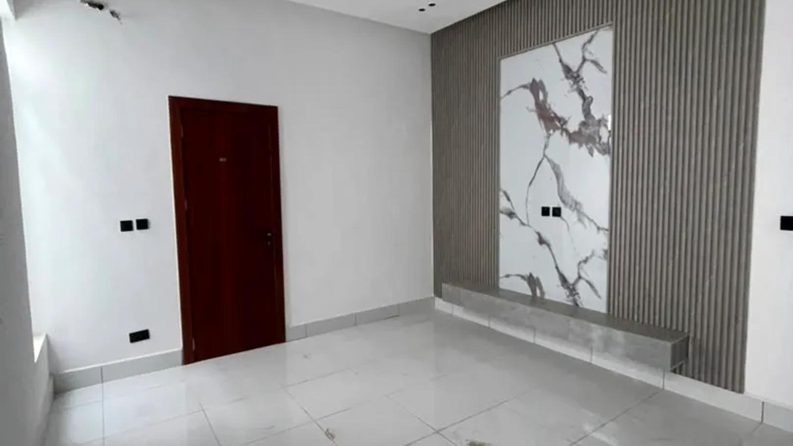 5 Bedroom Fully Detached Duplex