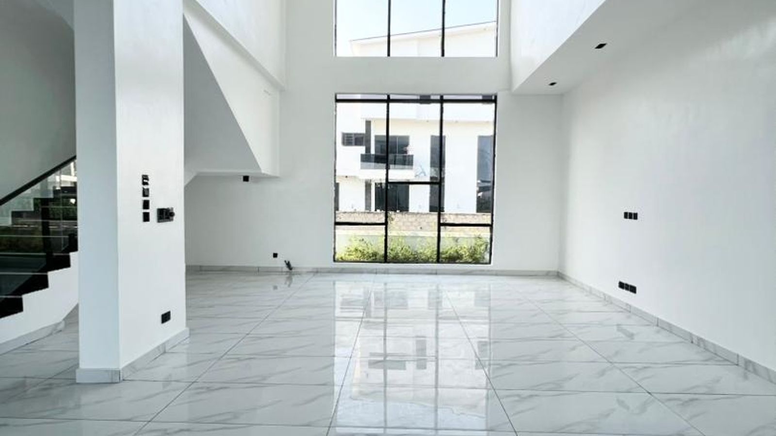 5 Bedroom Fully Detached Duplex