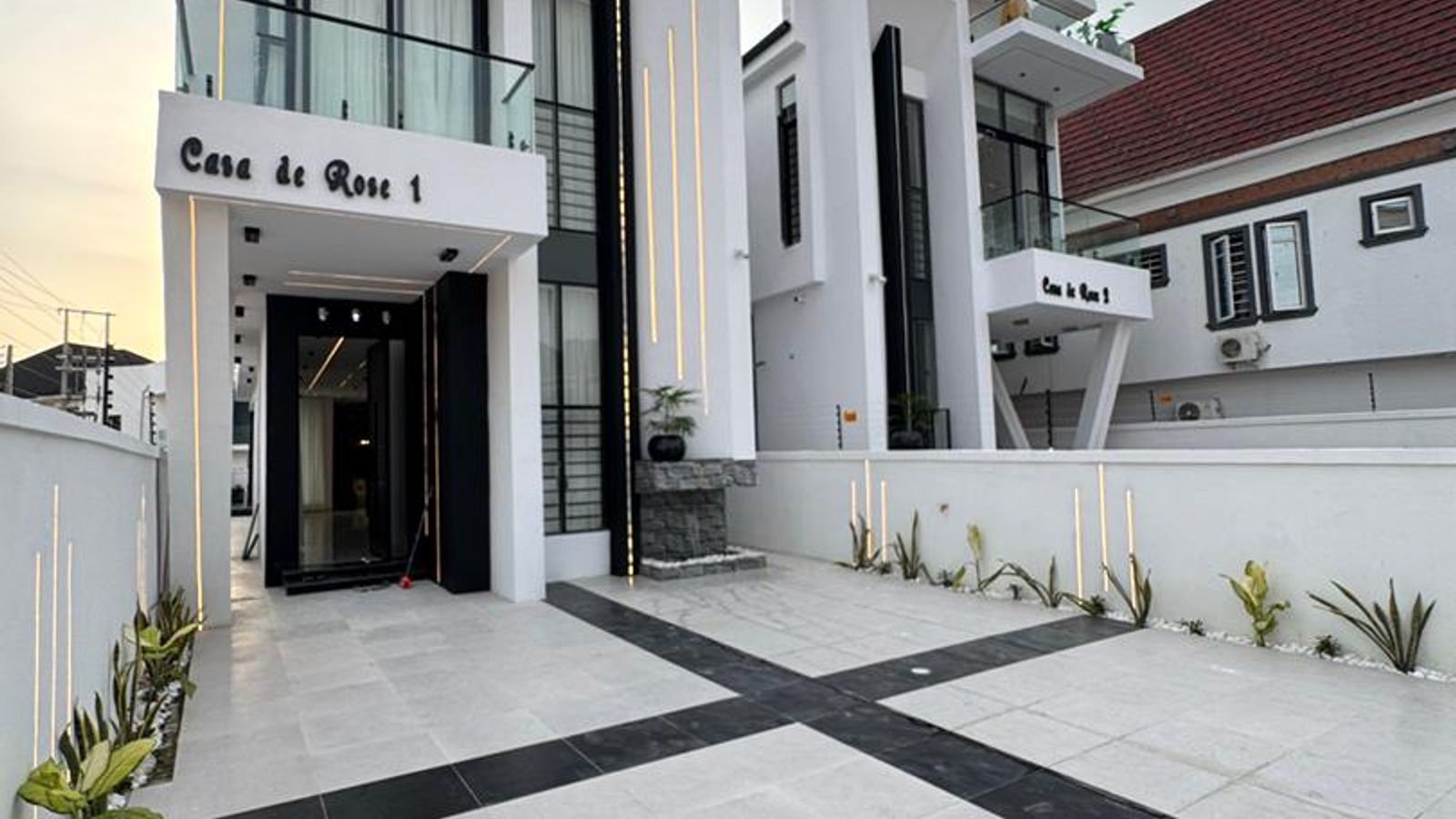 5 Bedroom Fully Detached Duplex