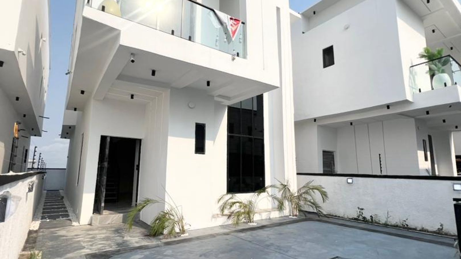 4 Bedroom Fully Detached Duplex