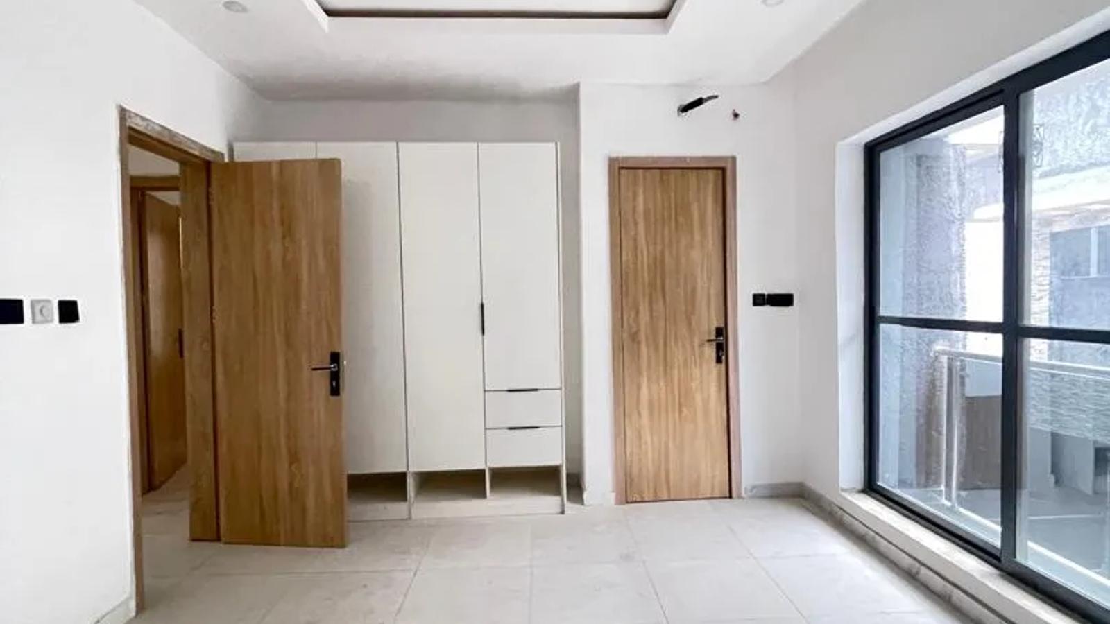 5 Bedroom Semi Detached Duplex