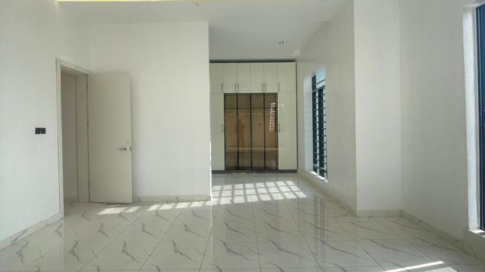 5 Bedroom Fully Detached Duplex